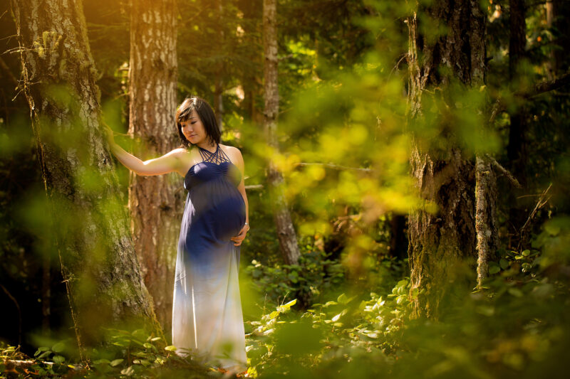 Forest Maternity Photo by Nicole Israel Photography
